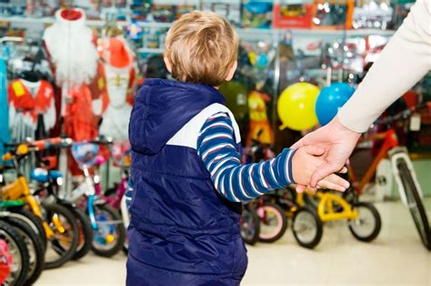 Мнение родителей по поводу внесения игрушек в детский сад