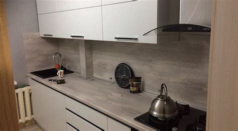 Практичность рейлинга над плитой на кухне