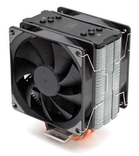 Установка задней пластины и крепления охлаждения на процессор Deepcool