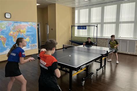 Участники соревнований по настольному теннису