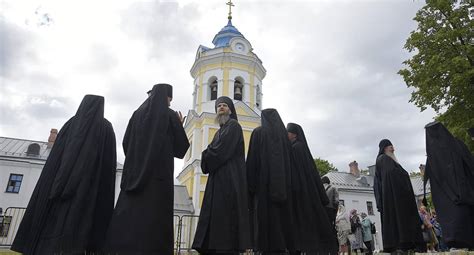 Этикет и правила поведения в церкви для тех, кто носит спортивную форму