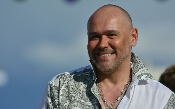 «Сижу не жрамши!»: Максим Аверин раскрыл секрет своей стройности