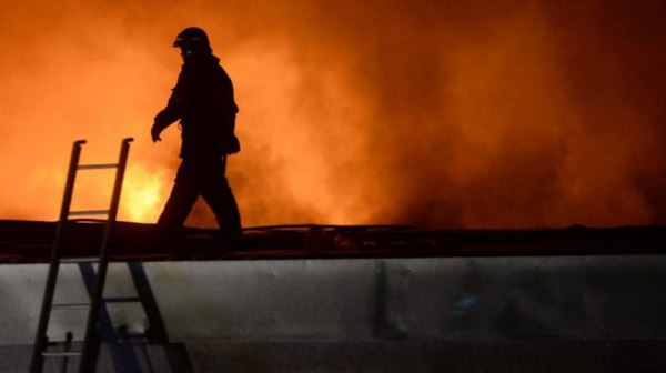 Угрозы для жилых домов и жизни людей из-за пожара на складе в Подмосковье нет