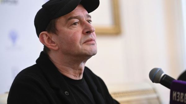 «Нет ни одного равнодушного зрителя»: Константин Хабенский вступился за «Гамлета» с Юрой Борисовым
