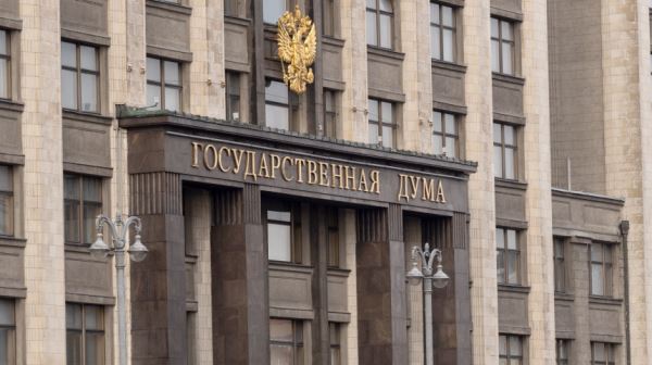 Госдума приняла закон о возможности ареста имущества релокантов