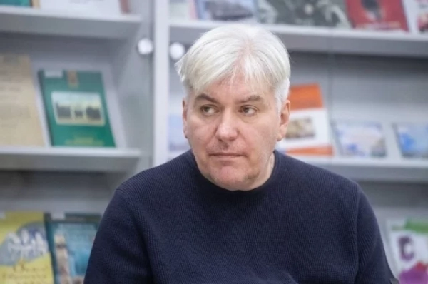 Критика бьет по нервам. Водолазкин высказался о «Лавре», «Гамлете» и Гоголе