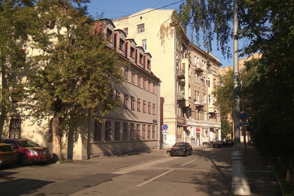 Пожарский, Новый Арбат и кафе. Где снимали фильм «Три тополя на Плющихе»