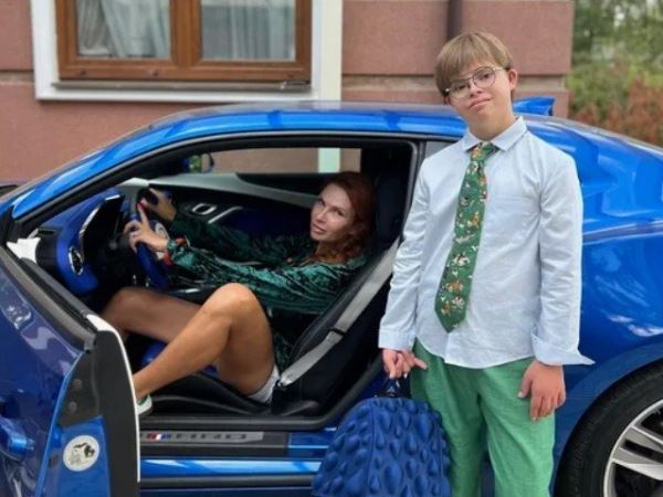 Эвелина Бледанс призналась, в финансовом плане ей никто не помогает